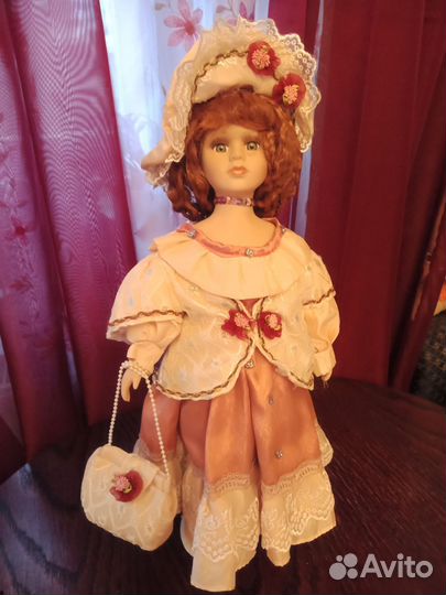 Кукла фарфоровая коллекционная