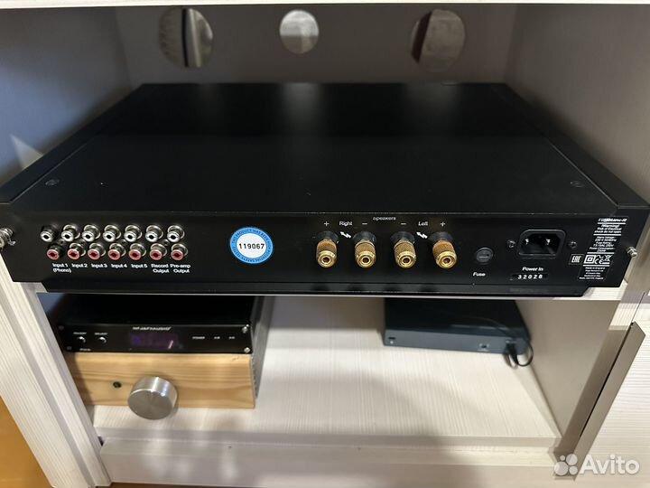 Усилитель Rega Elex R