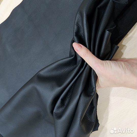 Полушкура черной кожи крс 1-1.2 мм, 63 кв.дм