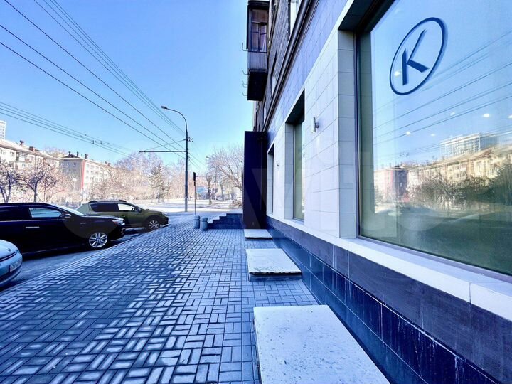 Помещение с премиум ремонтом, первая линия, 213м²