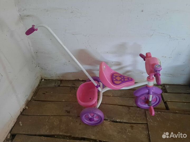 Трехколесный велосипед