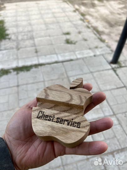 Подставка для телефона из дерева