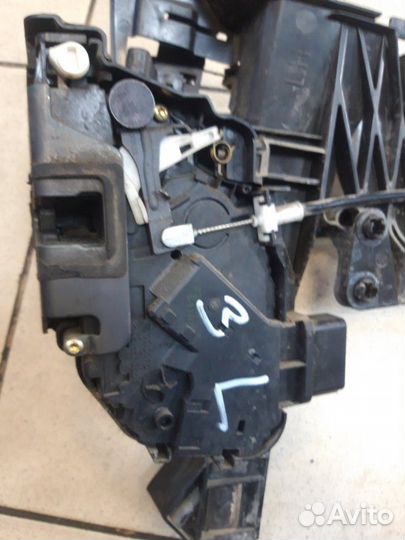 Замок дверной задний левый Ford Focus 2