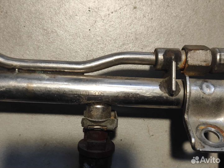 Топливная рейка mercedes w203 07г.м111