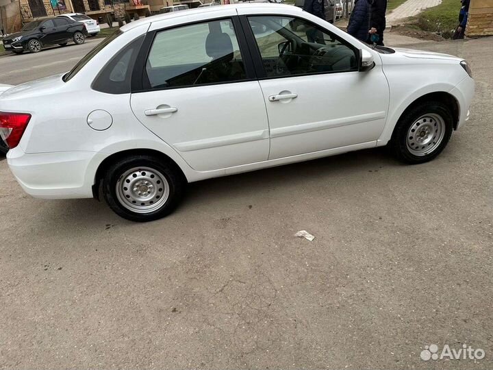 LADA Granta 1.6 МТ, 2020, битый, 125 000 км