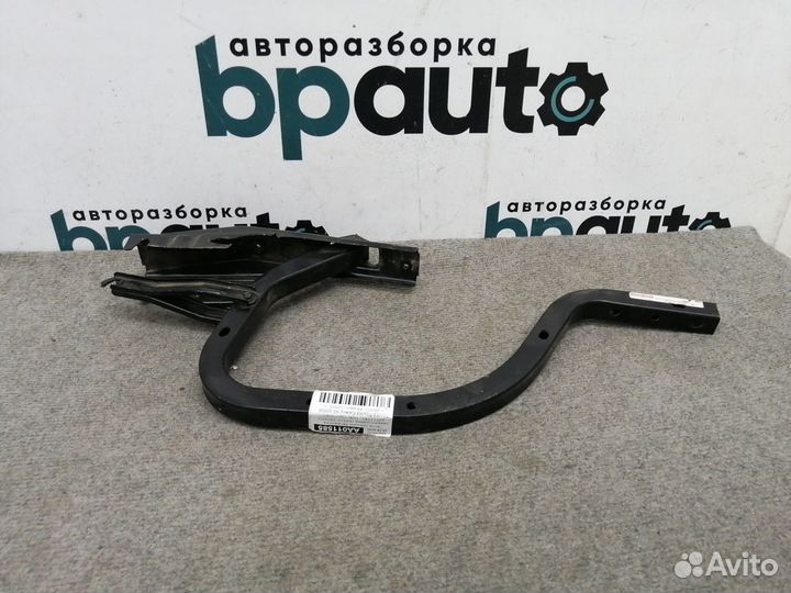 Петля крышки багажника леваяправая 64510-33060