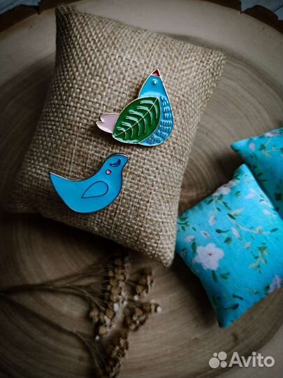 Брошь птичка, голубь