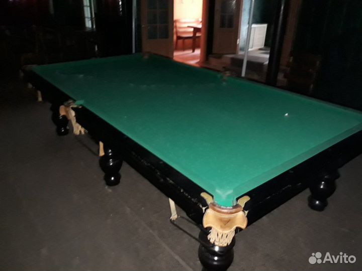 Бильярдный стол
