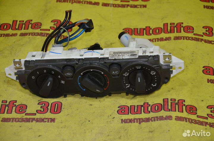 Блок управления отопителем Ford Focus 2