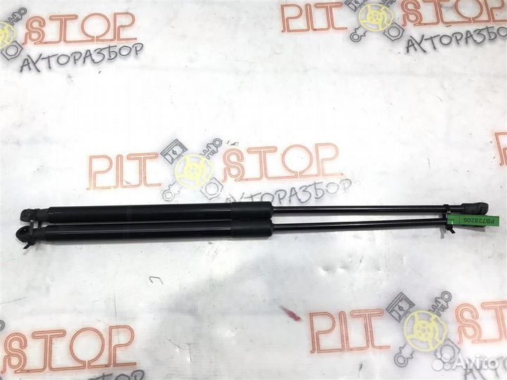 Амортизатор крышки багажника Toyota prius ZVW30 2