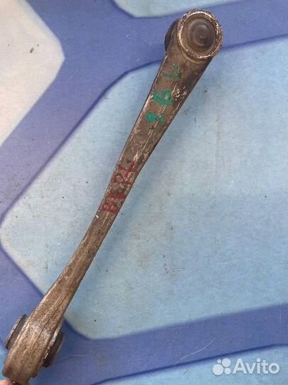 Рычаг передний верхний левый 8K0407505A