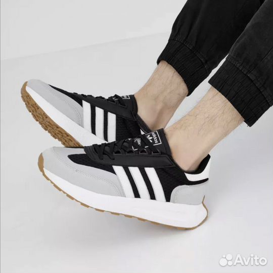 Кроссовки adidas мужские 40