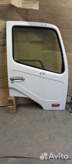 Двери Митсубиси Фусо файтер