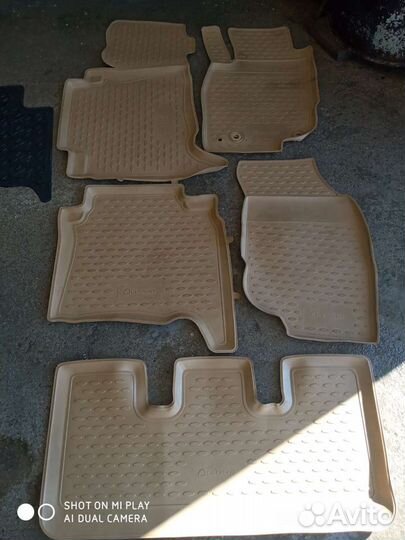 Автомобильные коврики резиновые