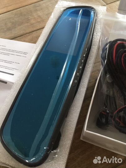 Зеркало с камерой заднего вида