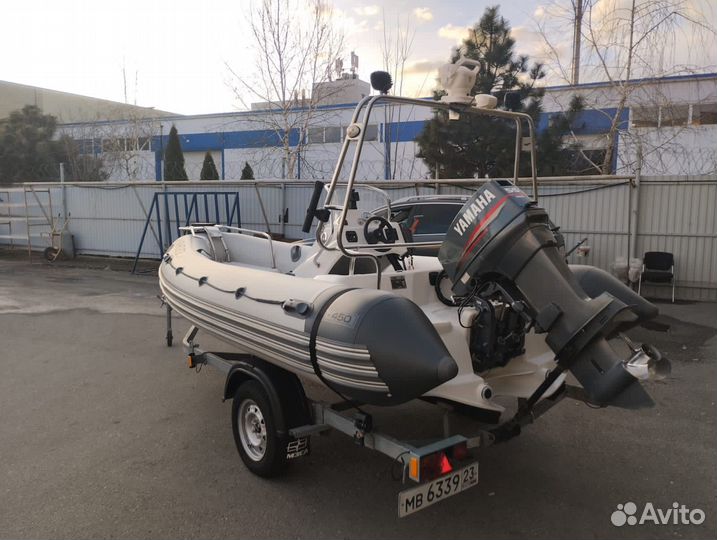 Моторная лодка
