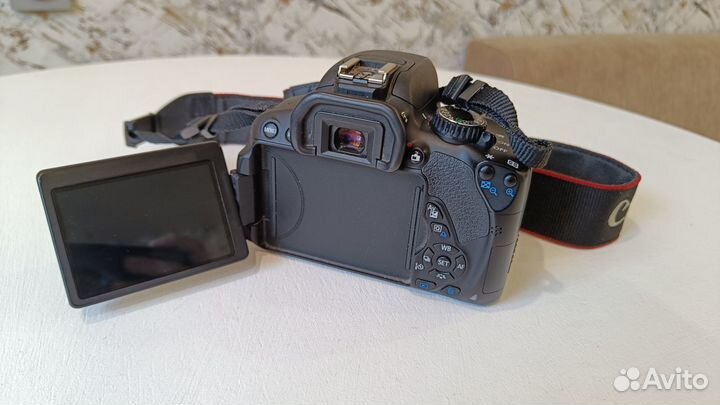 Хороший фотоаппарат Canon 650D+18-55mm+55-250mm