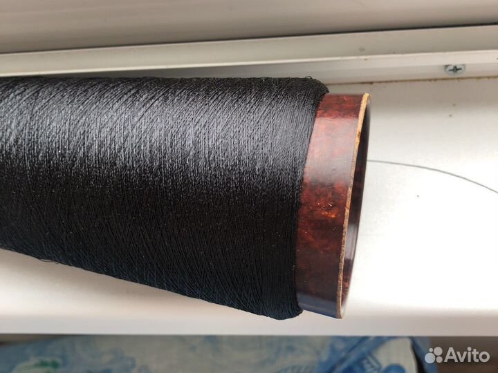 Нитки черные