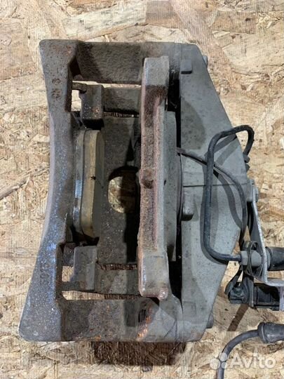 Суппорт передний левый Audi А6 C6 2.8 CCE