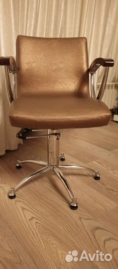 Парикмахерское кресло гидравлическое