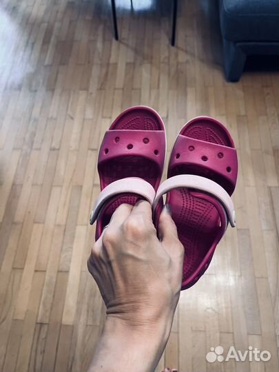 Сандали crocs