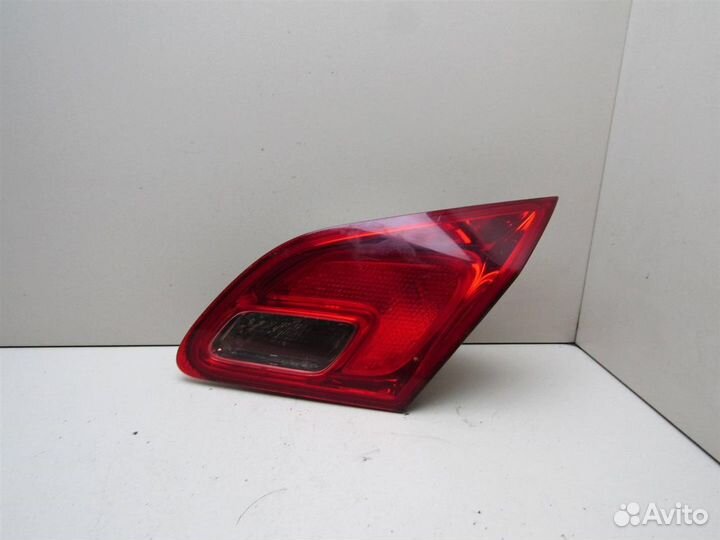Фонарь задний внутренний правый Opel Astra J 2010