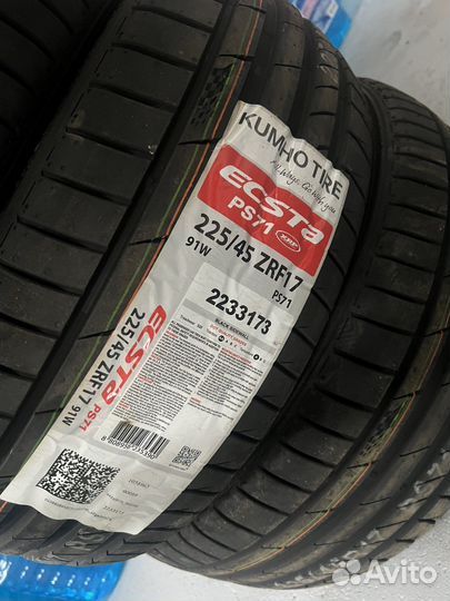 Kumho Ecsta PS71 225/45 R17 91W