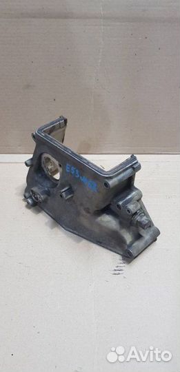 Крышка блока М62 передняя правая Bmw X5 E53