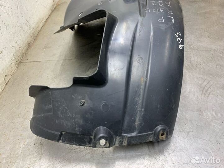 Защита крыла пластмассовая (подкрылок) передняя