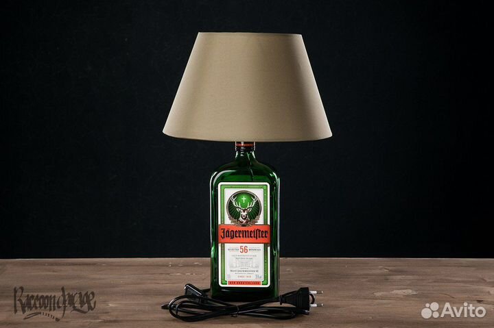 Лампа настольная из бутылки