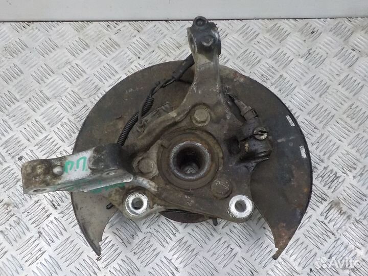 Кулак передний правый на Opel Insignia