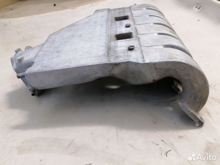 Коллектор впускной Volkswagen Passat B4 1994-96