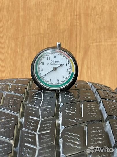 Dunlop Winter Maxx SJ8 215/60 R17