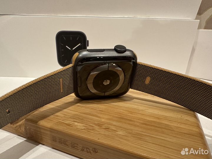 Apple watch series 5 44mm отличное состояние