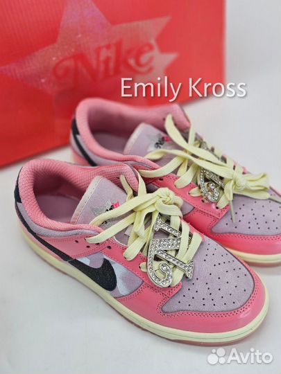 Nike Wmns Dunk Low LX 'Barbie'