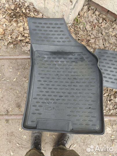 Автомобильные коврики на Chevrolet lacetti