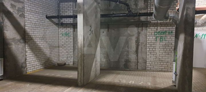 Машиноместо, 18 м²