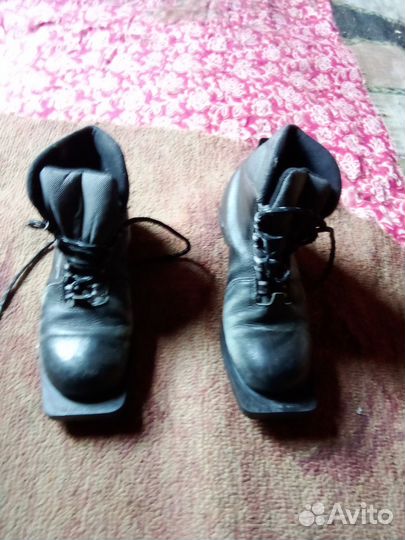 Ботинки лыжные