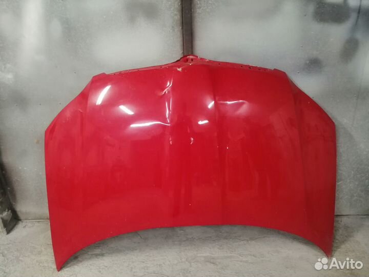 Капот на Skoda yeti