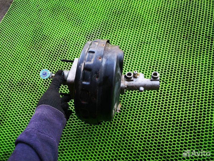 Вакуумный усилитель на Ford Kuga 2008-2012