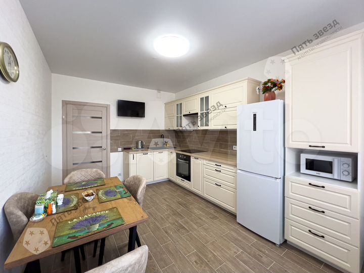 2-к. квартира, 66,7 м², 1/17 эт.