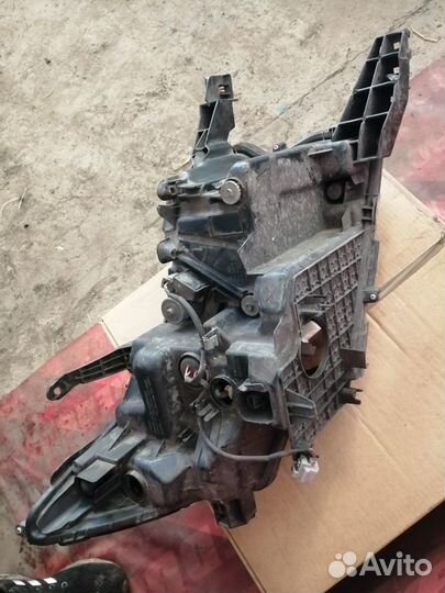 Фара передняя левая Toyota Land Cruiser Prado 150