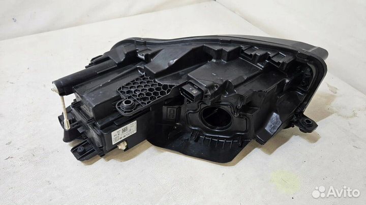 Фара правая Volkswagen Touareg 2018 761941036B