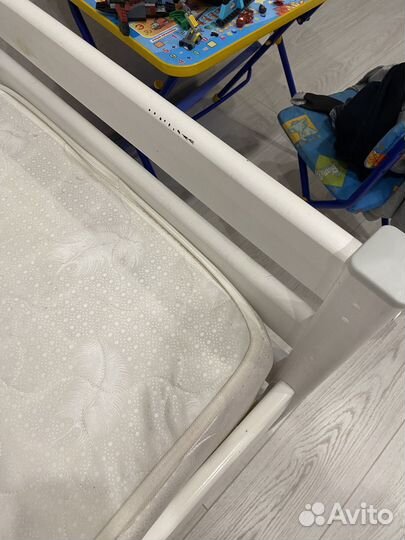 Кровать с матрасом