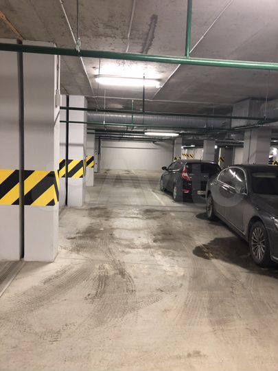 Машиноместо, 12 м²