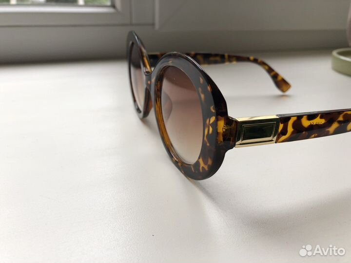 Солнцезащитные очки женские