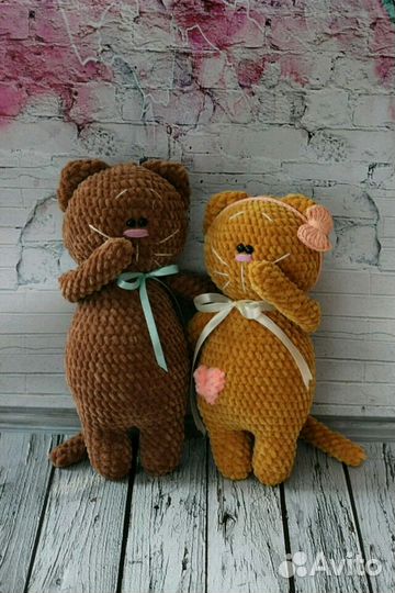 Плюшевый кот вязаный крючком