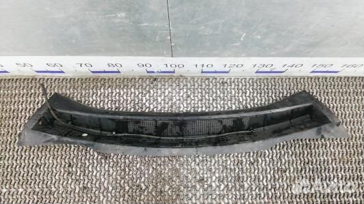 Накладка декоративная (жабо, дождевик) opel zafira