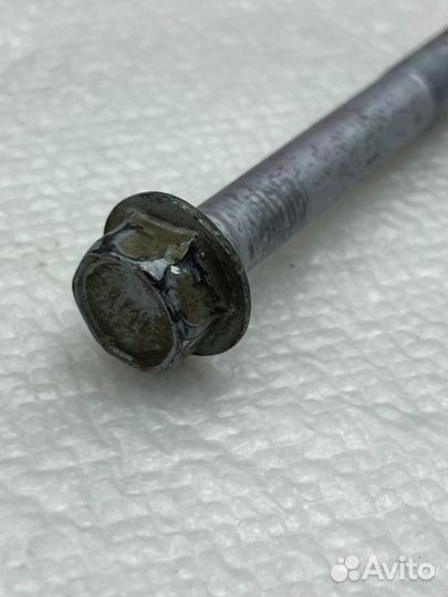 Болт подушки двс Toyota Corolla E180/E181