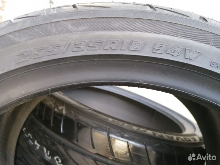 Yokohama Advan Fleva V701 255/35 R18 94W